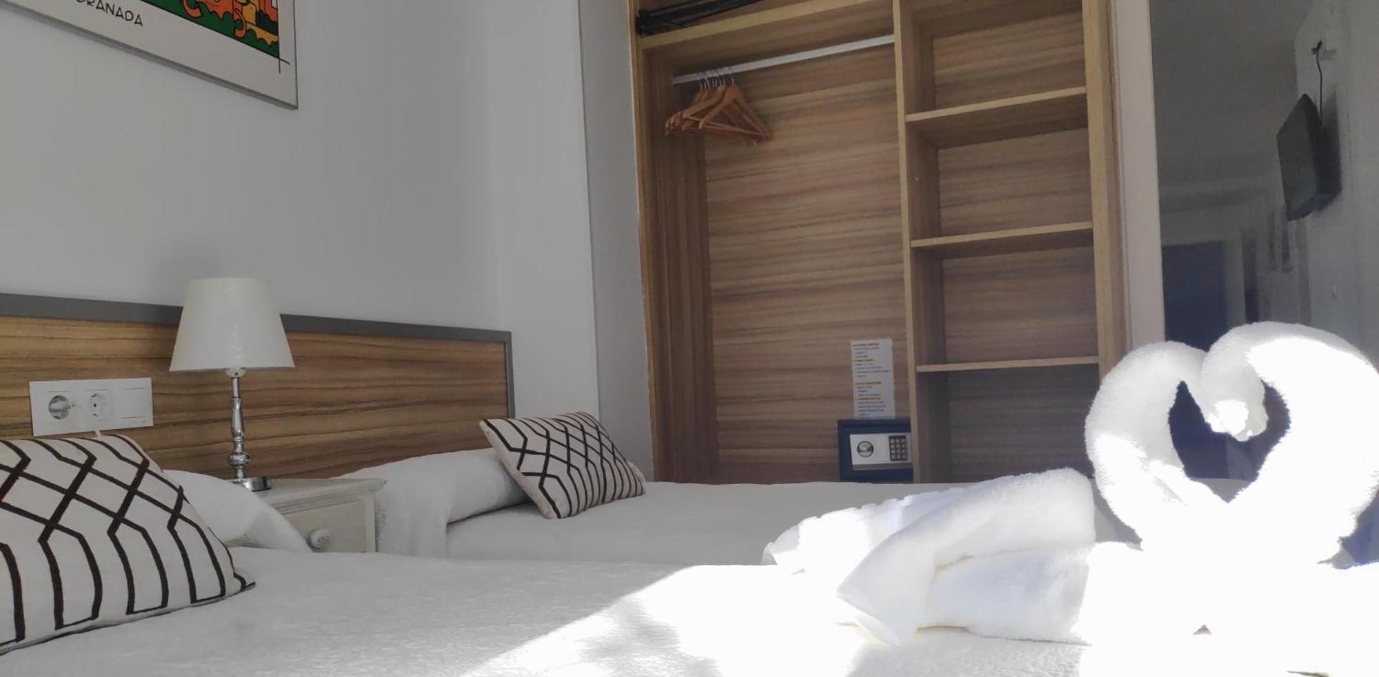 Madinat Garnata, Parking & Rooftop Terrace Granada Exterior foto